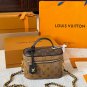 p125Lv Vanity Vintage Makeup CaseA makeup case chain bag with a strong sense of stylin