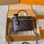 p125Lv Vanity Vintage Makeup CaseA makeup case chain bag with a strong sense of stylin