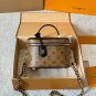p125Lv Vanity Vintage Makeup CaseA makeup case chain bag with a strong sense of stylin