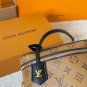 p125Lv Vanity Vintage Makeup CaseA makeup case chain bag with a strong sense of stylin