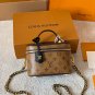 p125Lv Vanity Vintage Makeup CaseA makeup case chain bag with a strong sense of stylin