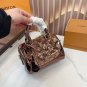P130 Complete PackagingLv speedy20I really like this size!No matter what clothes you