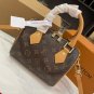 P130 Folding Gift Box mailer boxsize&iuml;&frac14;�20cmLV pillow bag cowhide chip versionThe cla