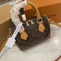 P130 Folding Gift Box mailer boxsize&iuml;&frac14;�20cmLV pillow bag cowhide chip versionThe cla