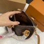 P130 Folding Gift Box mailer boxsize:20cmLV pillow bag cowhide chip versionThe cla