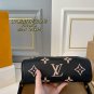 P135 (Folding Box)size&iuml;&frac14;�25&Atilde;�15LV Louis Vuitton's new embossed Favorite cloud bagThe