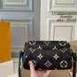P135 (Folding Box)size:25×15LV Louis Vuitton's new embossed Favorite cloud bagThe