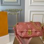 P135 (Folding Box)size：25×15LV Louis Vuitton's new embossed Favorite cloud bagThe_1857