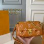P135 (Folding Box)size:25×15LV Louis Vuitton's new embossed Favorite cloud bagThe_1857