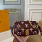 P135 (Folding Box)size:25×15LV Louis Vuitton's new embossed Favorite cloud bagThe_1857