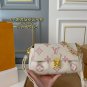 P135 (Folding Box)size:25×15LV Louis Vuitton's new embossed Favorite cloud bagThe_1857