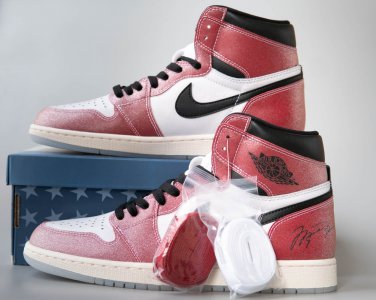 1 Retro High Trophy Room Chicago UK11
