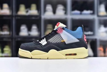 4 Retro Union Off Noir 2026