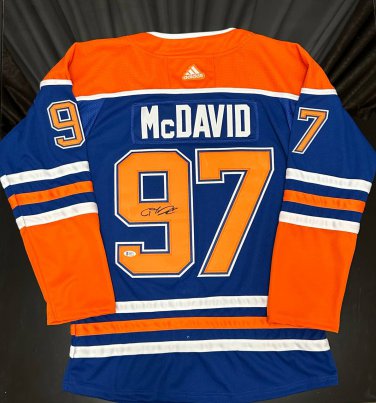 Conor McDavid NHL Edmonton Oilers Hand Signed Jersey BECKETT COA