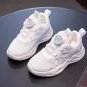 Rotating button children's shoes