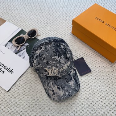 LV versatile baseball cap (131)