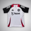 Manchester United Tiro 24 Premium Kit