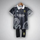 Real Madrid Dragon Negro Premium Kids Size Kit