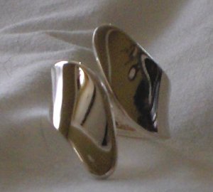 Simple Yet Elegent 100% Genuine Sterling Silver* Ring