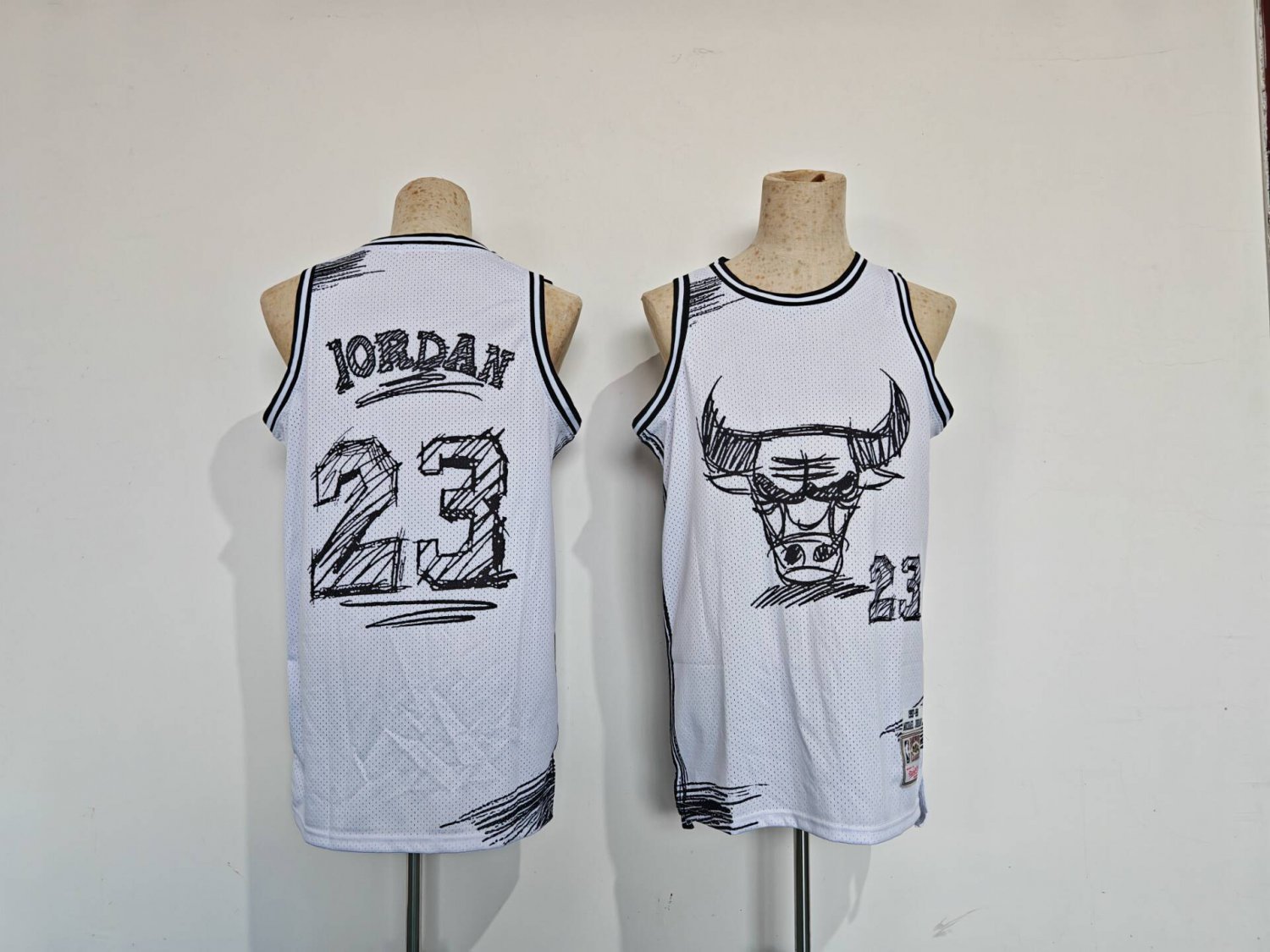 Men's Chicago Bulls Michael Jordan Sketch Basketball Jersey White