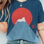Women's Mt. Fuji White Cat Snow Vintage T-Shirt