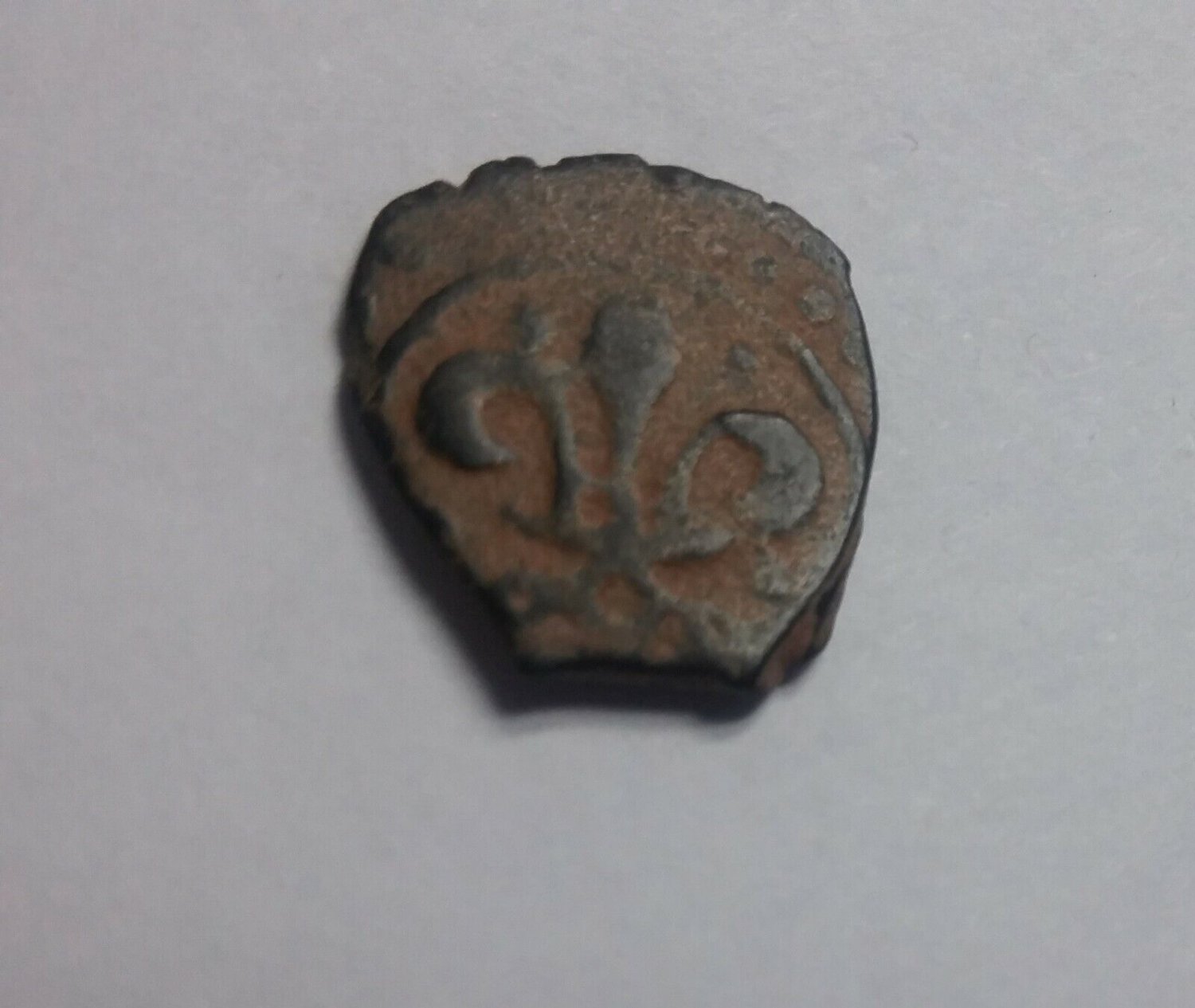 ca 8 cent UMAYYAD ISLAM COPPER FALS-3 leave Flower