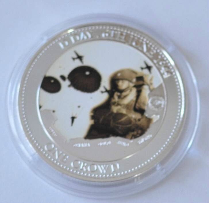 2014 Tristan da Cunha Large Silver-plated 1 Crown WWII D-day Paratroopers