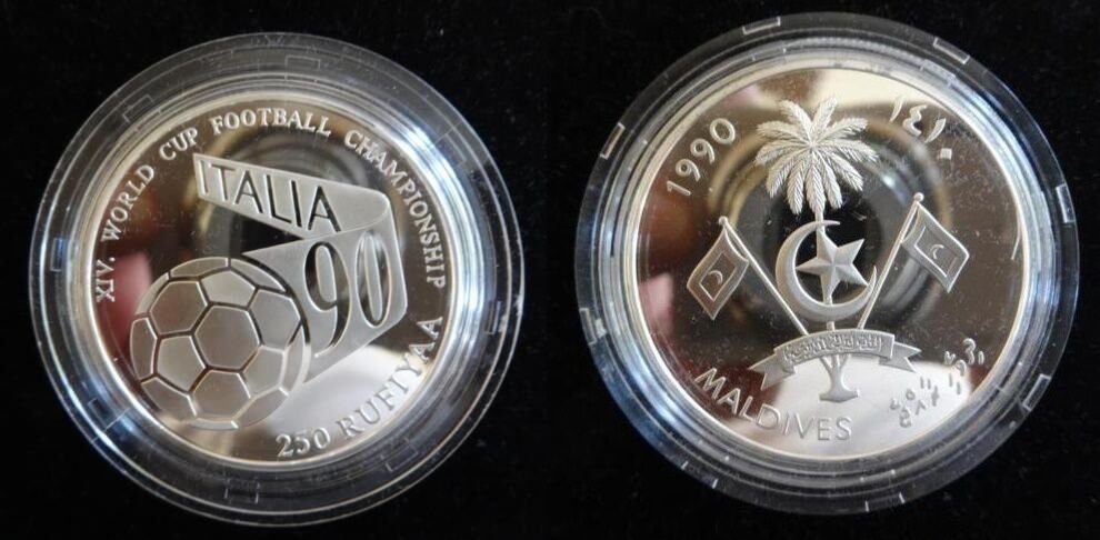 1990 Maldives Large Proof Silver Soccer World Cup 250 r