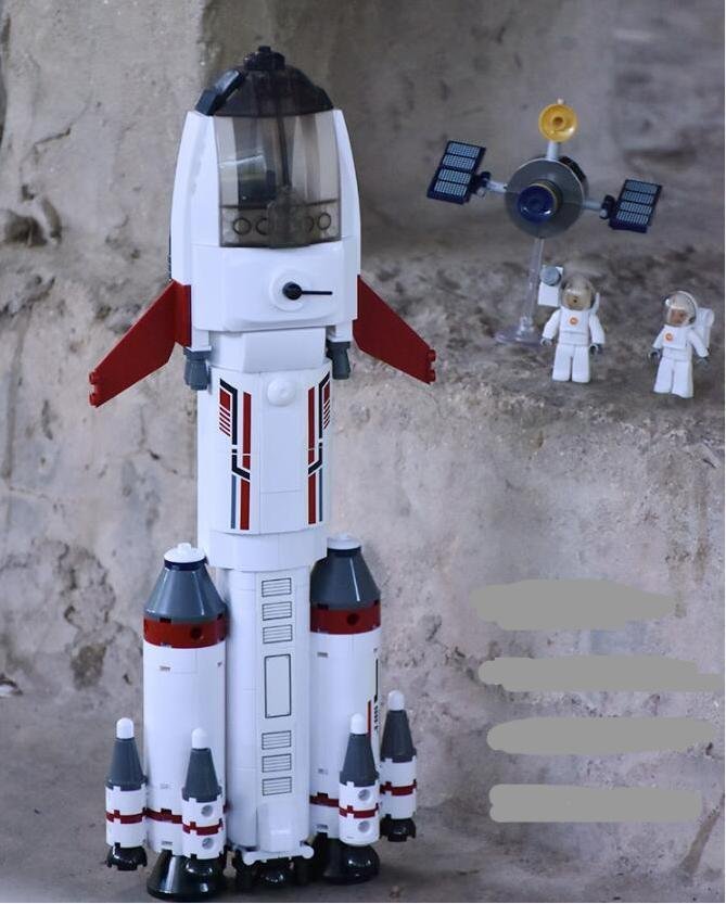 Saturn V Space Craft Spaceman Space Exploration Sets Minifigures Block Toys