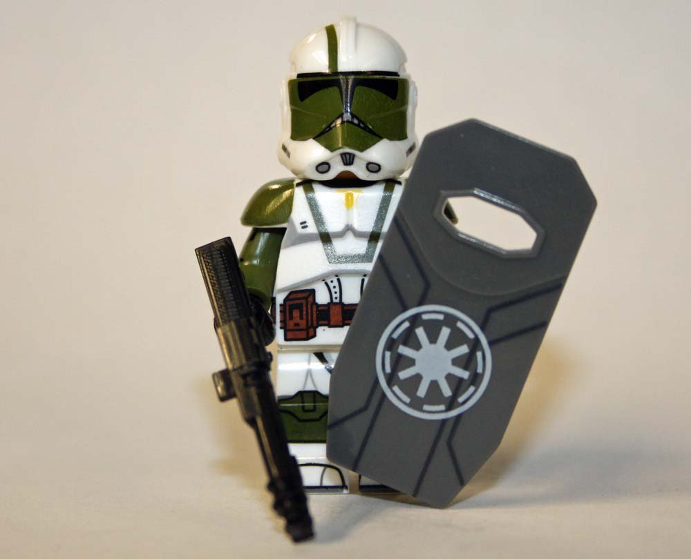Doom with shield Minifigure Block Toys