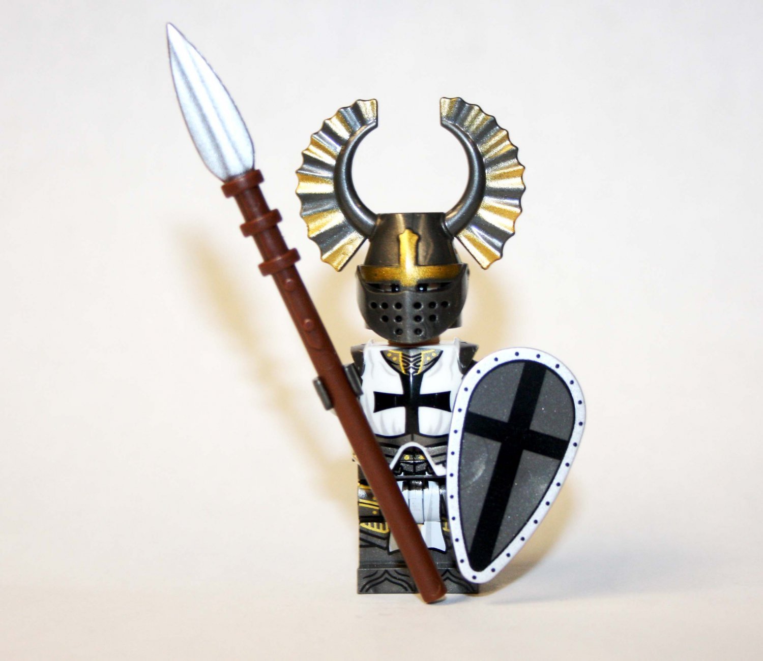 Teutonic Knight with Minifigure Block Toys