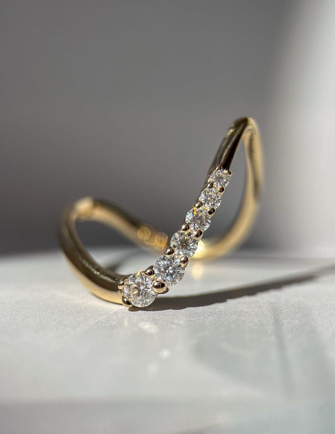 2.0Ct Round Cut Simulated Diamond Ring Beautiful Anniversary Ring Gift For Her