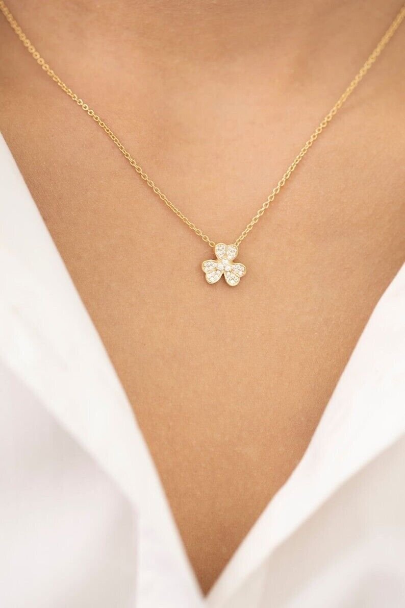 Round Cut Simulated Three Leaf Clover Necklace 925 Silver Wedding Gift For Her