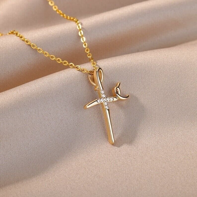 Round Cut Simulated Diamond Nacklace Religious Anniversary Gift Necklace For Her