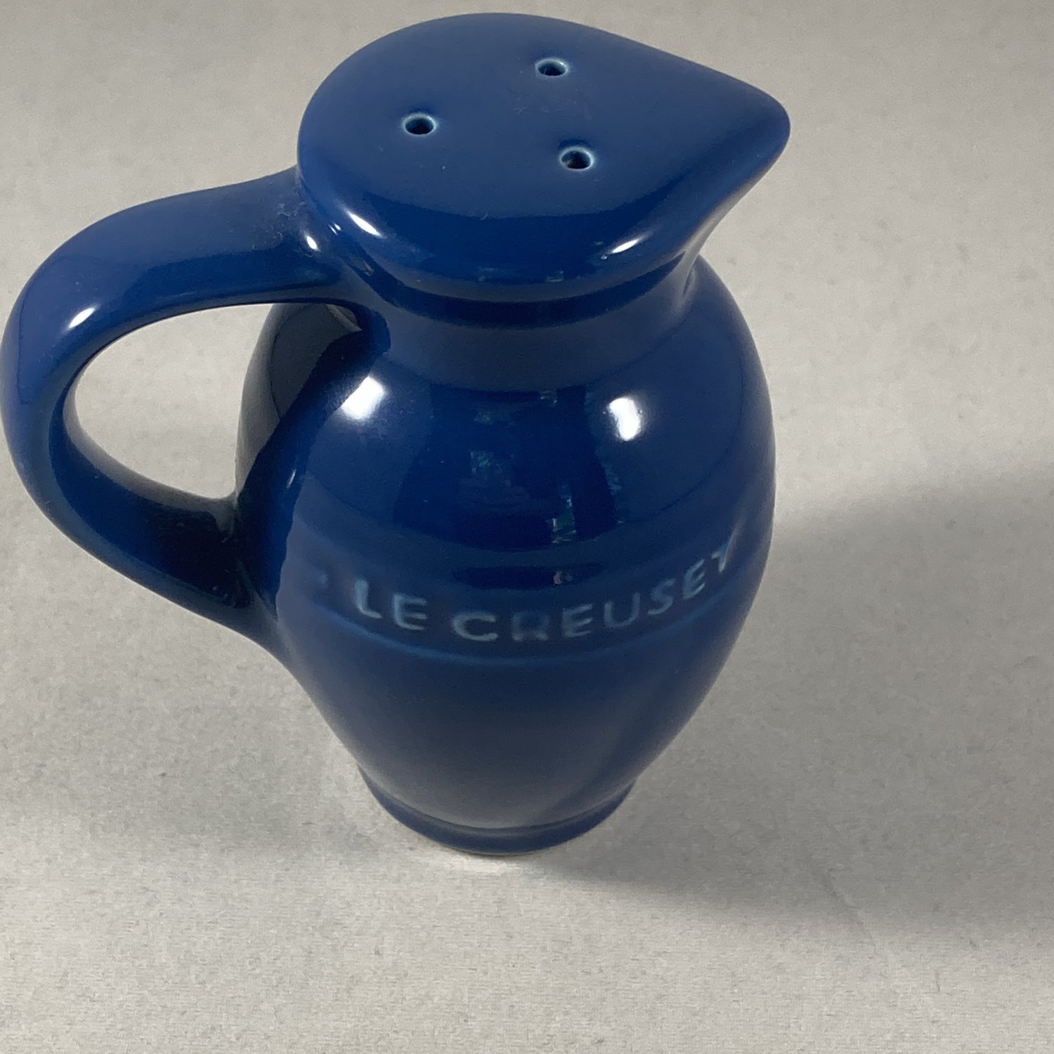 Le Creuset Cobalt Blue Shaker Pepper Jug Pitcher EUC