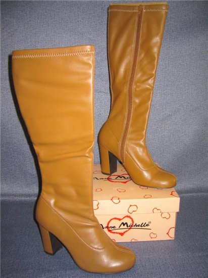 NIB Stretch faux leather Camel Round Toe Knee Boot 5.5