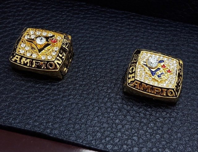 One Set 2 PCS 1992 1993 Toronto Blue Jays MLB World series championshi