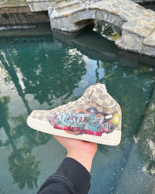 Louis Vuitton Nike Air Force 1 Mid Monogram Graffity