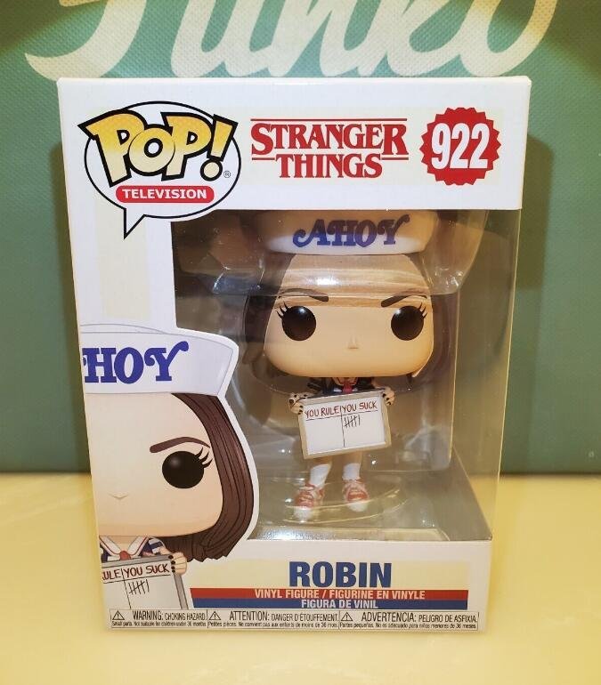 Funko Pop! Stranger Things ROBIN #922 Vaulted Retired Rare Vinyl MINT W Protector