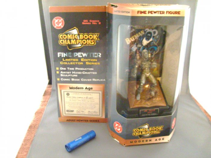 Modern age Super Villian Mr Freeze Batman The Darkknight Pewter Figure with comic book art