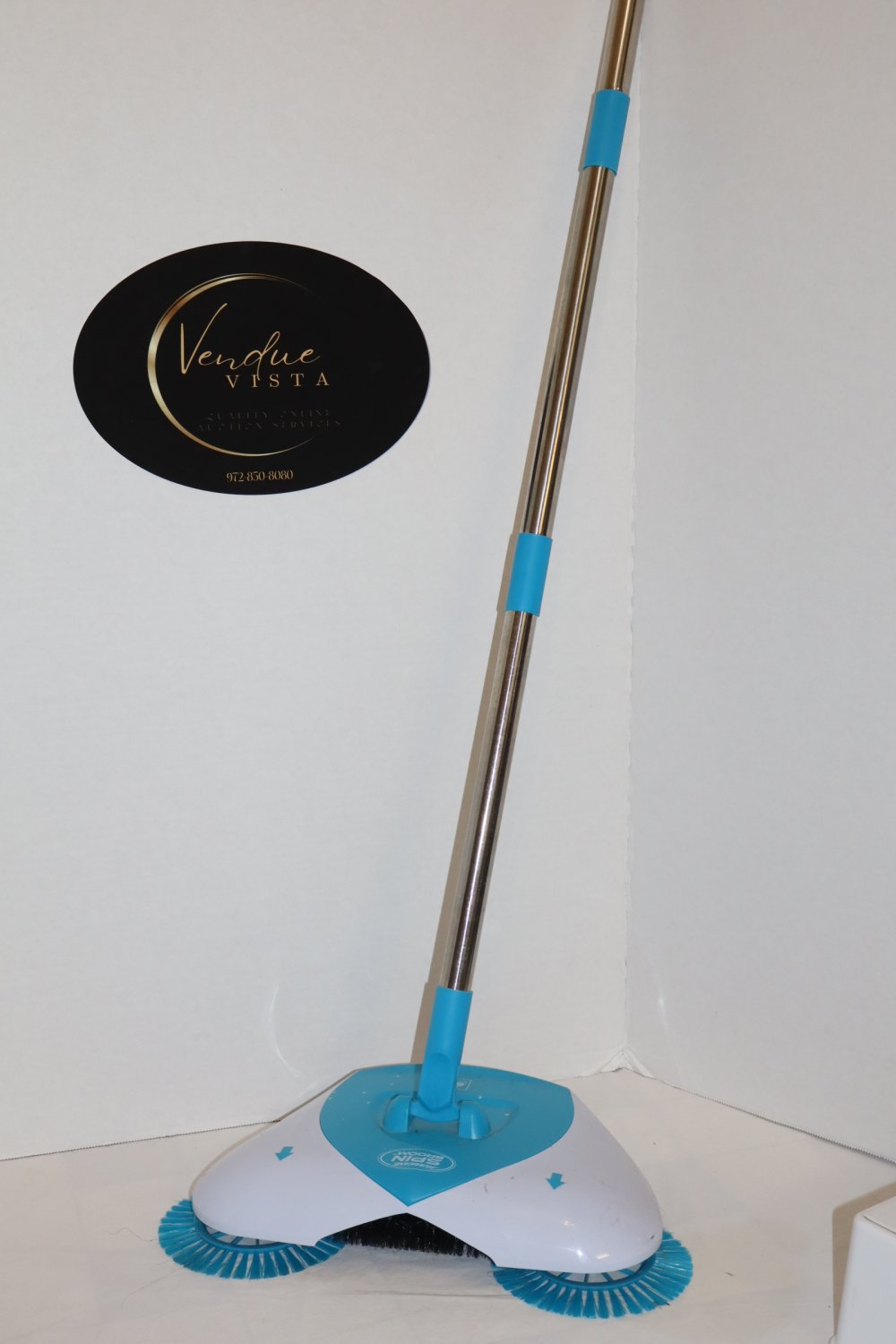 Hurricane Spin Broom