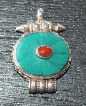 Round pendant with turquise and coral-r5-rs