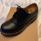 Dr. Martens AirWair Icons Women’s Black Leather Shoes Size 9