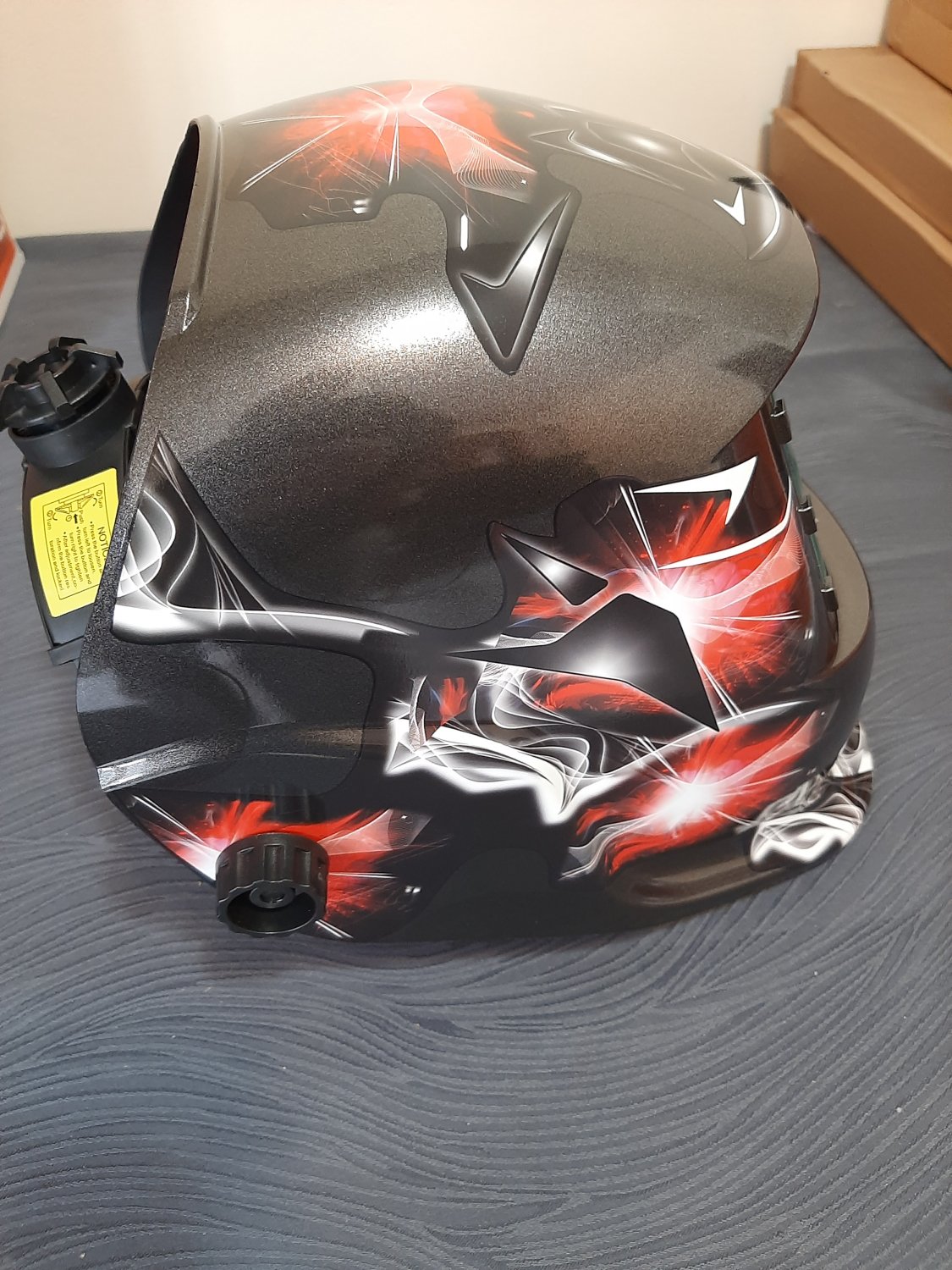New/Unused Auto Darkening Solar Power Graphic Welding Helmet