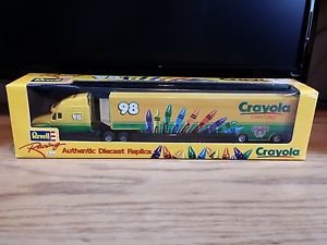 Revell Crayola Crayons #98 Racing Semi Transporter 1:64