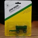 John Deere Flarebox Wagon Ertl 1:64