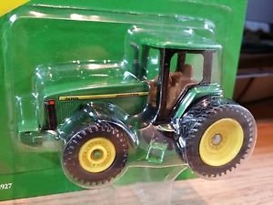 John Deere 8400 Tractor with Duals Ertl Diecast 1:64