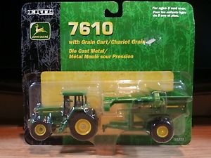 John Deere 7610 Tractor with 500 Grain Cart Ertl Diecast 1:64