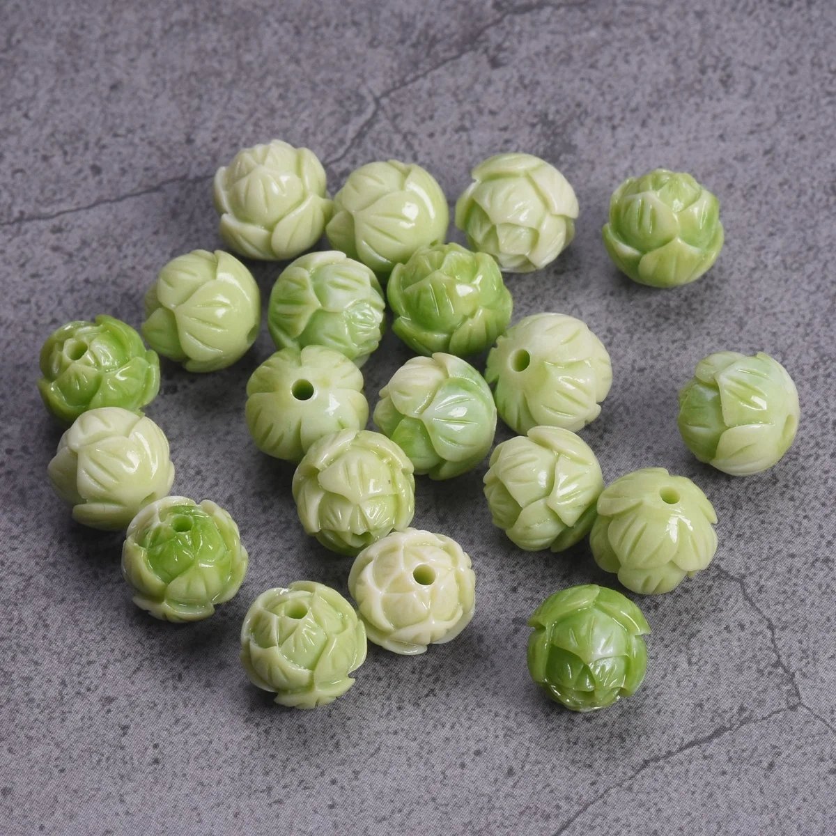 10pcs Flower Carving Shape Round 10mm Artificial Coral Loose Beads For Jewelry Model Green