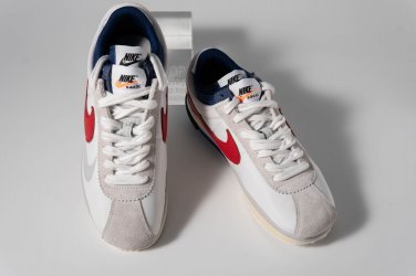 Zoom Cortez Sacai White University Red Blue